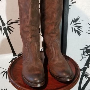 EUC-FRYE TALL GENUINE BROWN LEATHER WIDE CALF BOOTS.